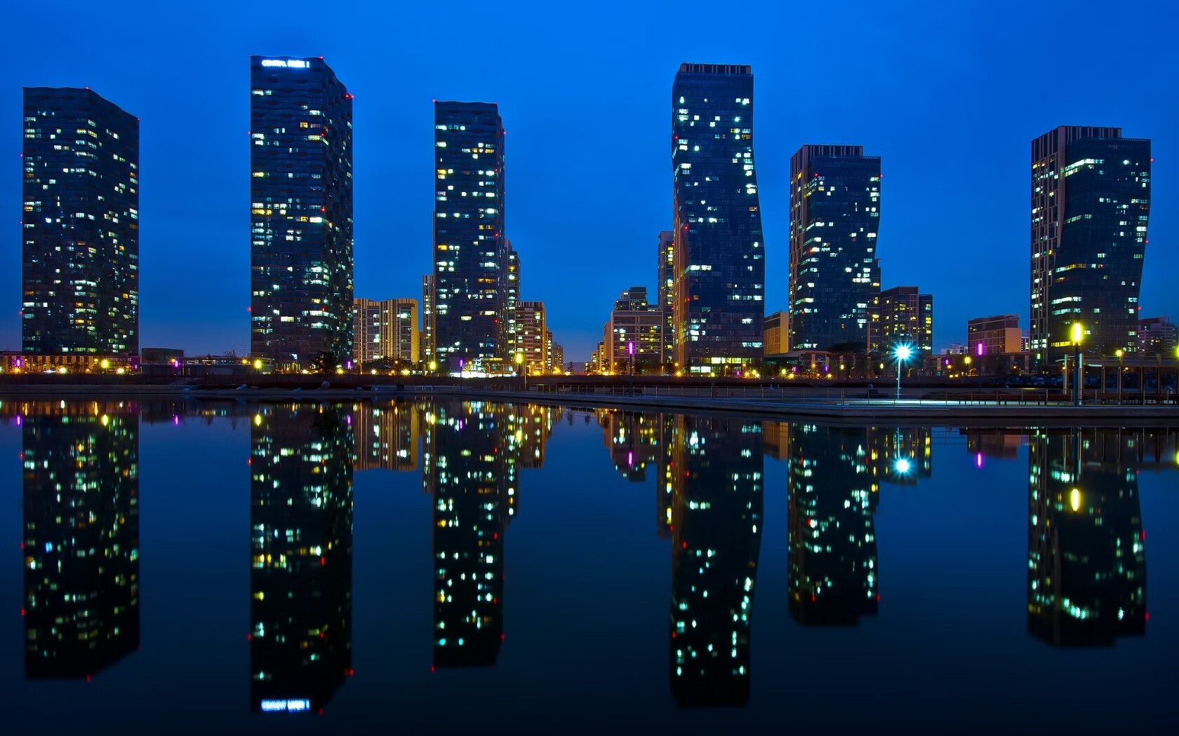 雷火电竞主播-铜墙铁壁与孤岛，摩洛哥的防守艺术如何让范戴克成为全场焦点