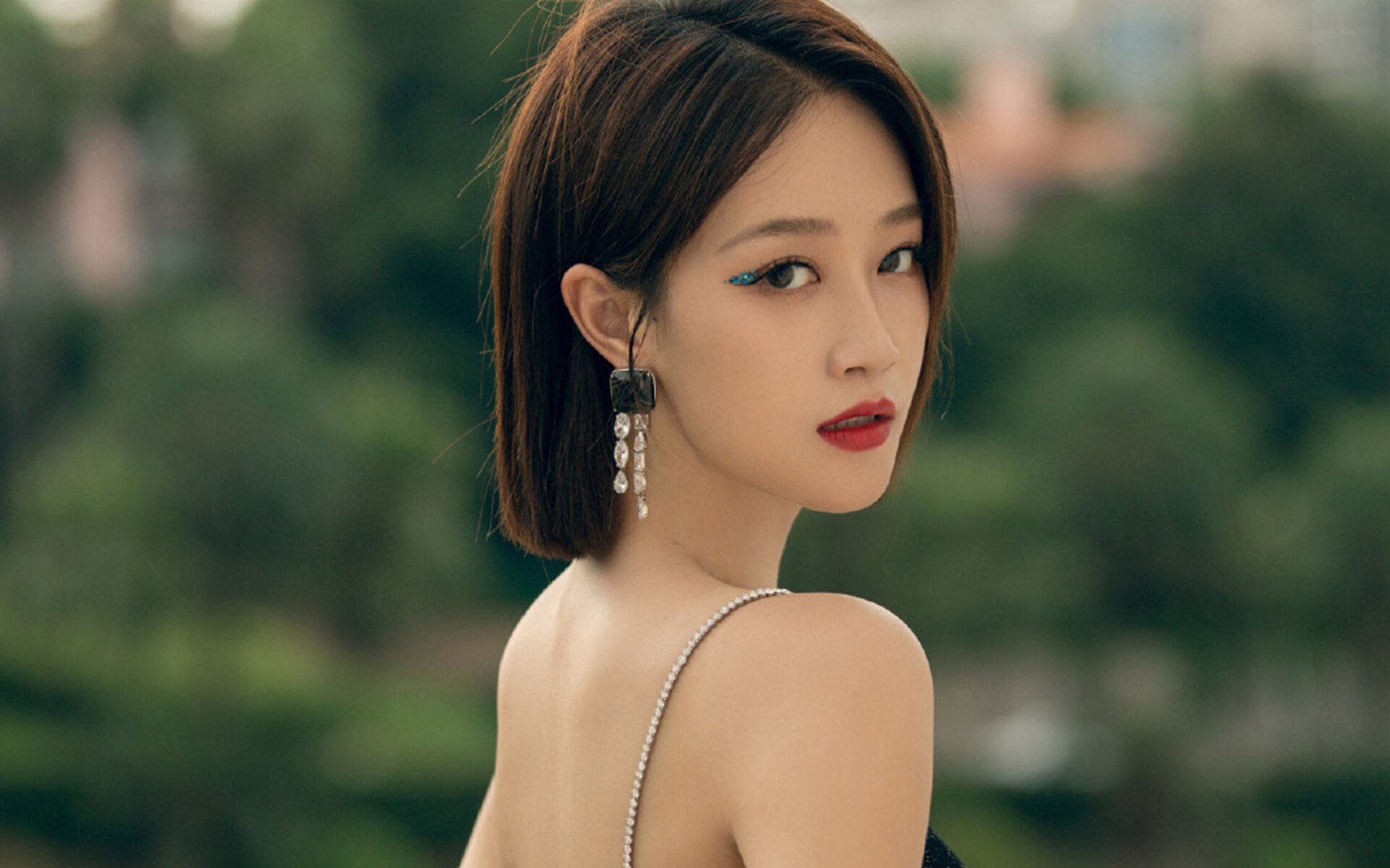 雷火电竞官网-奥运钥匙之战，斯通斯一记头槌，撞开命运窄门